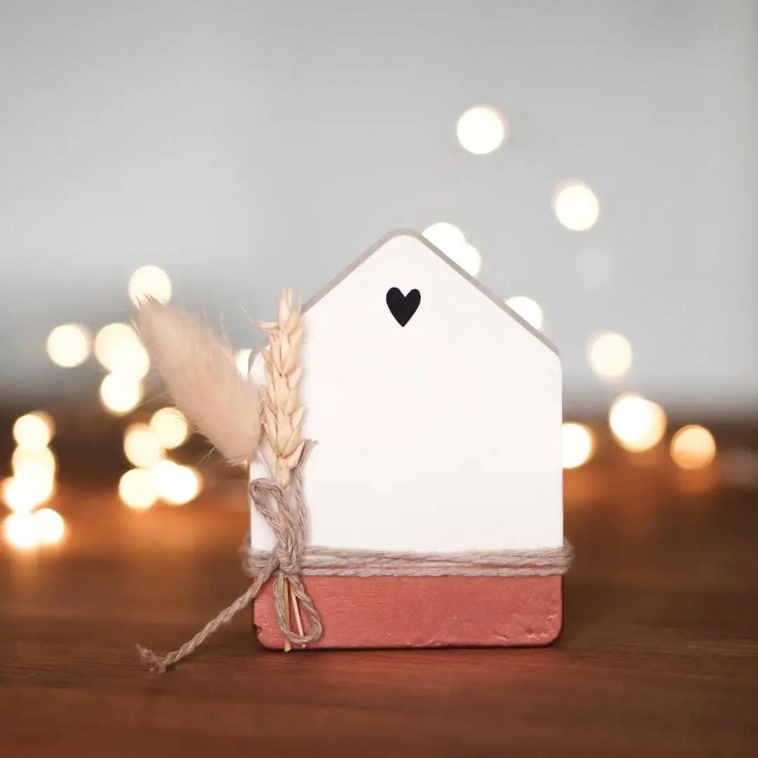 Das beliebteste DIY des Jahres: Raysin Deko-Häuschen