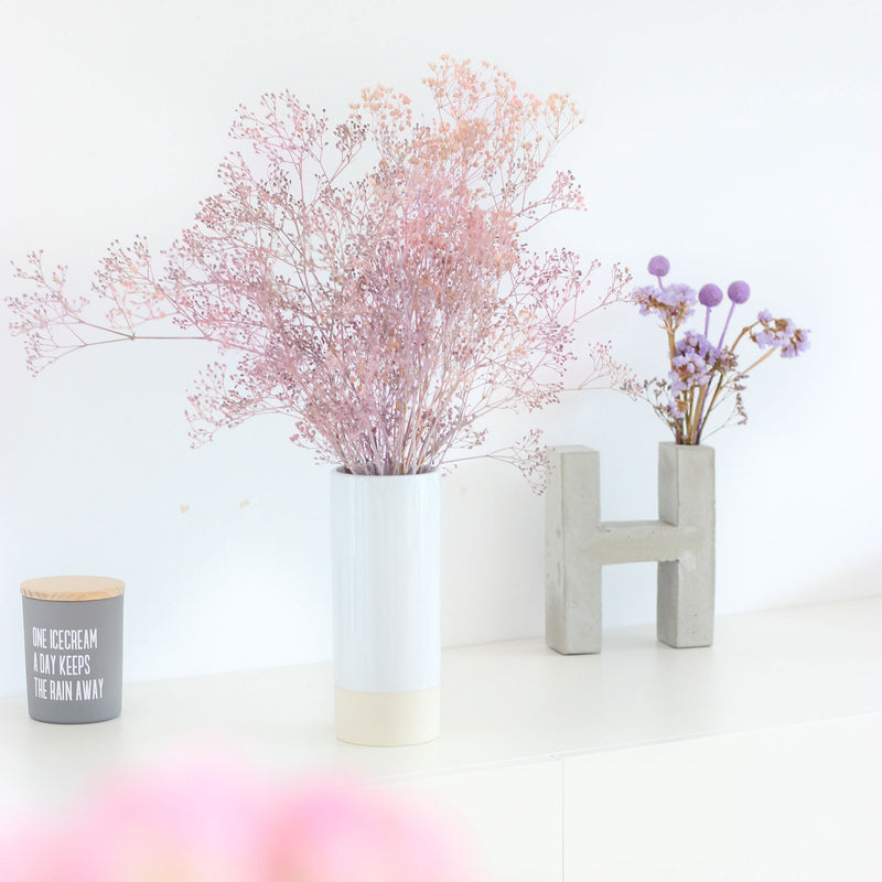 Trockenblumen in einer Vase