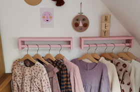 Upcycling-Ideen für das Kinderzimmer: Kreative DIY-Garderobe mit Kreidefarbe